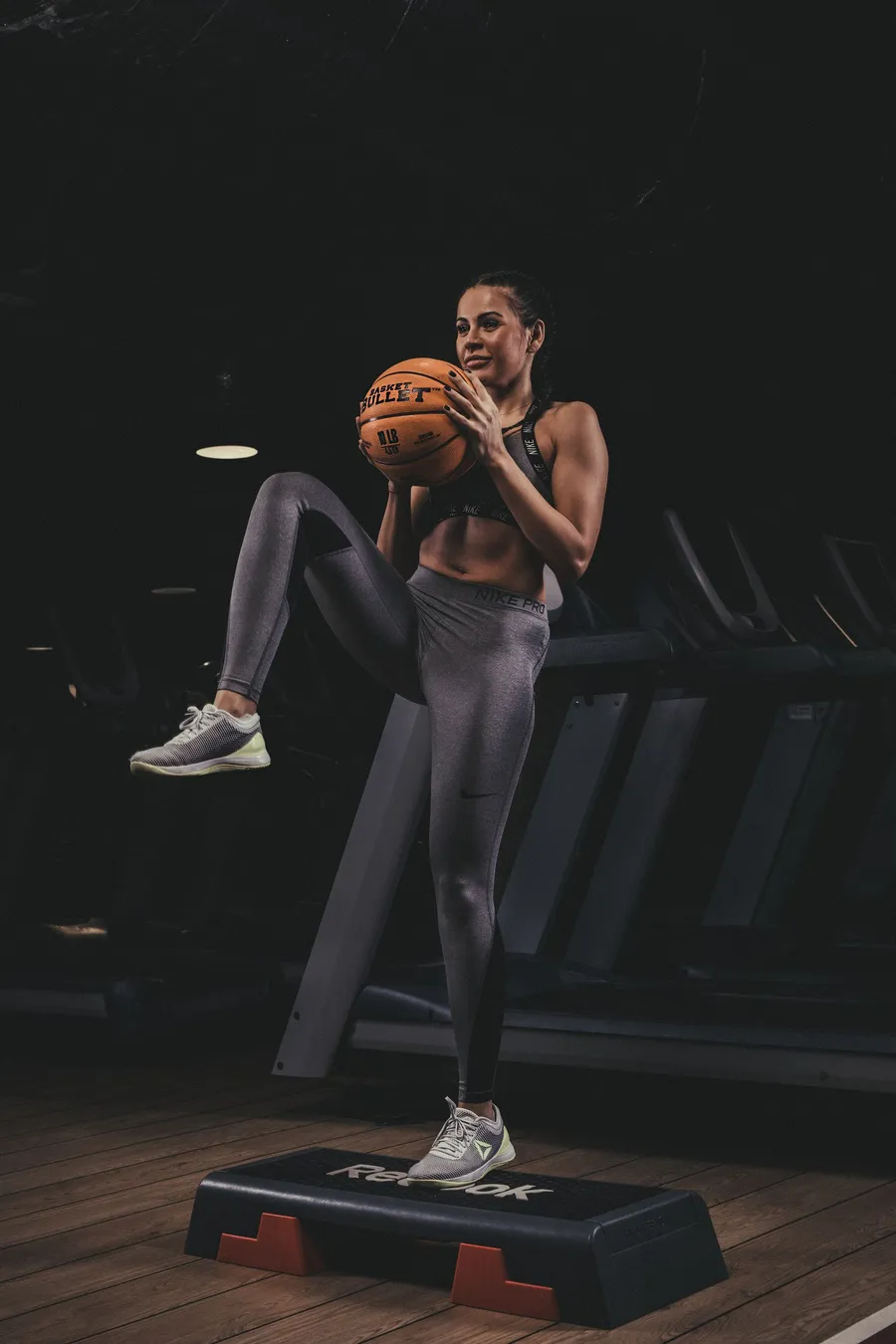 High step with a Basket Bullet medicine ball
