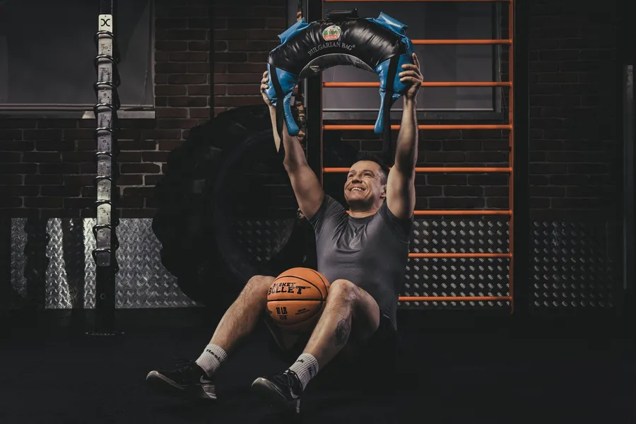 Bulgarian bag swing with a Basket Bullet medicine ball