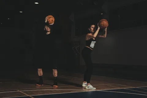 Rzut z miejsca z piłką lekarską Basket Bullet
