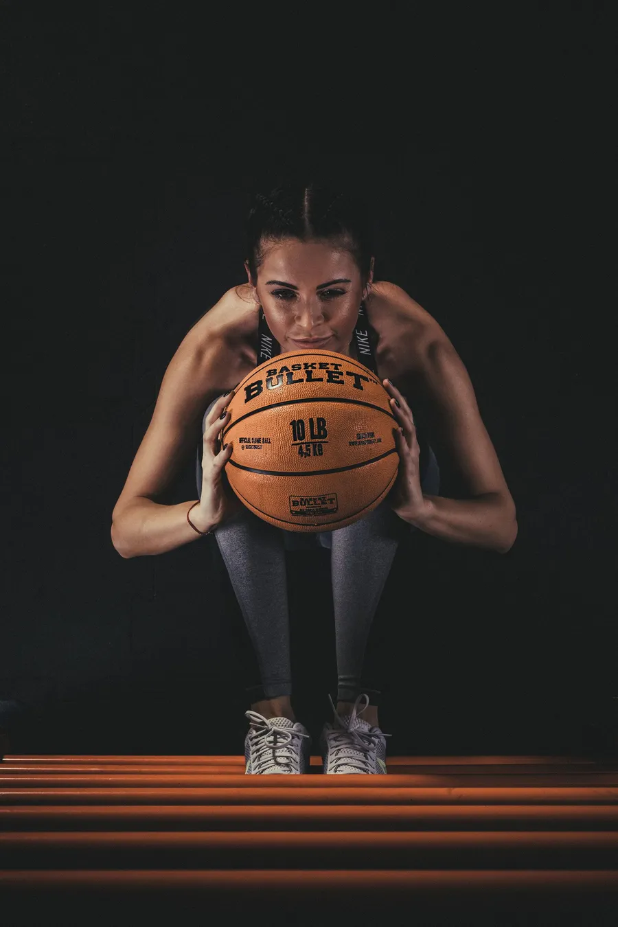 Sit-up with a press with a Basket Bullet medicine ball